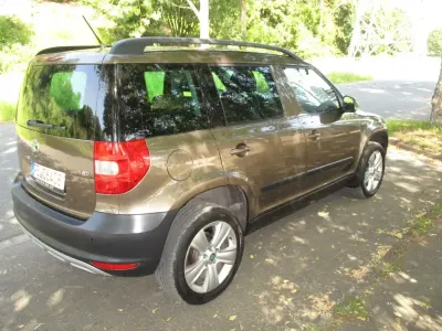 Gebraucht Skoda Yeti Family 105 PS (77 kW) 2012 Braun SUV