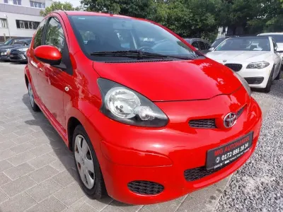 Gebraucht Toyota Aygo Cool 68 PS (50 kW) 2009 Rot Kleinwagen