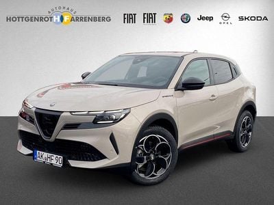 Beige Gebraucht 2025 Alfa Romeo GT Junior Edizione Speciale SUV | 33.990 € (Etwas zu teuer)