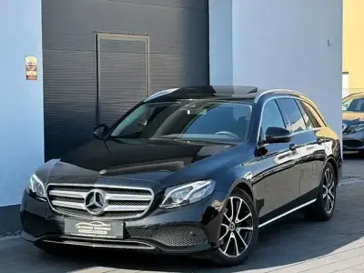 Gebraucht Mercedes E220 Avantgarde 194 PS (142 kW) 2017 Schwarz Limousine