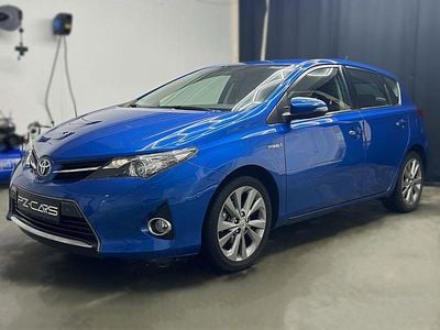 Blau Gebraucht 2014 Toyota Auris Limousine | 15.400 € (Etwas zu teuer)