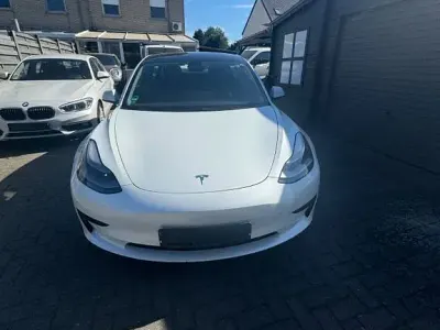 Gebraucht Tesla Model 3 RWD 239 kW (325 PS) 2021 Weiß Limousine