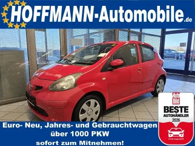 Gebraucht Toyota Aygo 68 PS (50 kW) 2006 Rot Kleinwagen