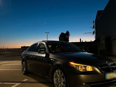 Gebraucht BMW 525 218 PS (160 kW) 2007 Grau Limousine
