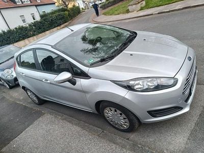 Używany Ford Fiesta SYNC Edition 95 KM (69 kW) 2015 Srebrny Hatchback