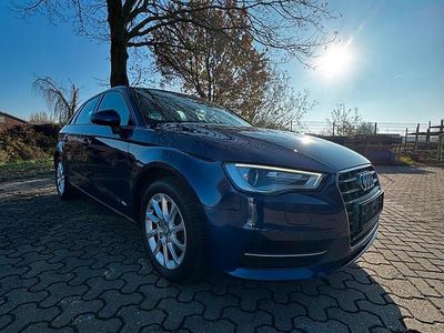 Gebraucht Audi A3 Comfort 150 PS (110 kW) 2014 Blau Limousine