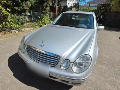 Gebraucht Mercedes E240 Elegance 177 PS (130 kW) 2002 Silber Limousine