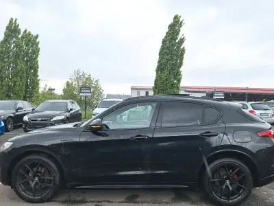 Gebraucht Alfa Romeo Stelvio Veloce 209 PS (153 kW) 2021 Schwarz SUV