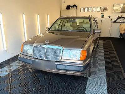 Gebraucht Mercedes E230 132 PS (97 kW) 1990 Beige Kombi