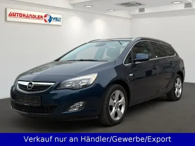 Używany Opel Astra Sport 165 KM (121 kW) 2012 Niebieski Kombi