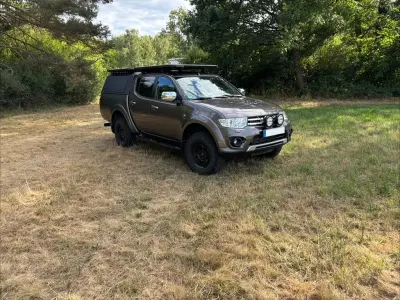 Gebraucht Mitsubishi L200 178 PS (130 kW) 2015 Braun Pickup