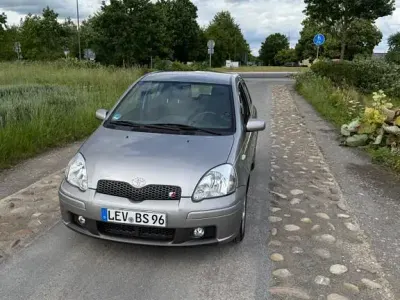 Gebraucht Toyota Yaris 105 PS (77 kW) 2005 Silber Limousine