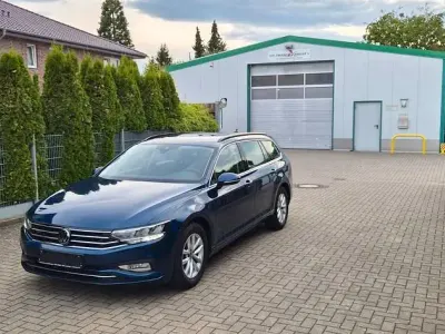 Gebraucht VW Passat Business 150 PS (110 kW) 2022 Aquamarinblau Kombi