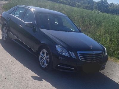 Gebraucht Mercedes E200 Avantgarde 136 PS (100 kW) 2012 Schwarz Limousine