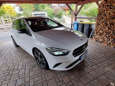 Weiß Gebraucht 2019 Mercedes B220 Van / Kleinbus | 20.490 € (Guter Preis)