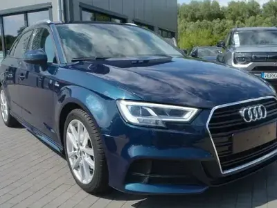 Gebraucht Audi A3 Sport 116 PS (85 kW) 2018 Blau Limousine
