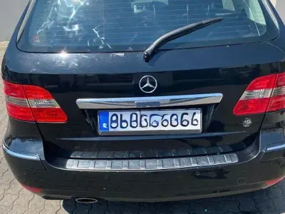Gebraucht Mercedes B180 116 PS (85 kW) 2010 Schwarz Van / Kleinbus