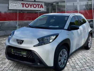 Begagnad Toyota Aygo X Play 72 HK (52 kW) 2022 Vit SUV