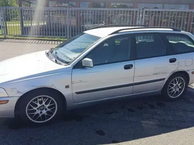 Brugt Volvo V40 163 HK (119 kW) 2000 Sølv Stationcar