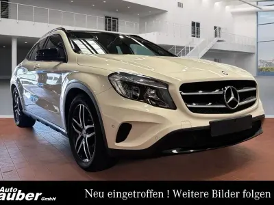Gebraucht Mercedes GLA250 211 PS (155 kW) 2014 Weiß SUV