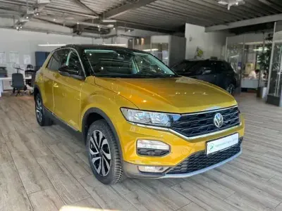 Gebraucht VW T-Roc Active 150 PS (110 kW) 2021 Gelb SUV