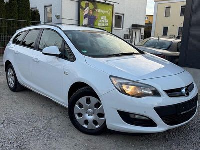 Gebraucht Opel Astra Edition 136 PS (100 kW) 2014 Weiß Kombi