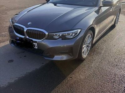 Grau Gebraucht 2020 BMW 318 Advantage Kombi | 17.500 € (Fairer Preis)