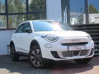 Second-hand Fiat 600 101 CP (74 kW) 2024 Alb SUV