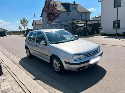 Usata VW Golf IV 105 CV (77 kW) 2002 Argento Utilitaria