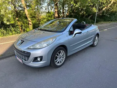 Gebraucht Peugeot 207 CC 120 PS (88 kW) 2011 Silber Cabrio