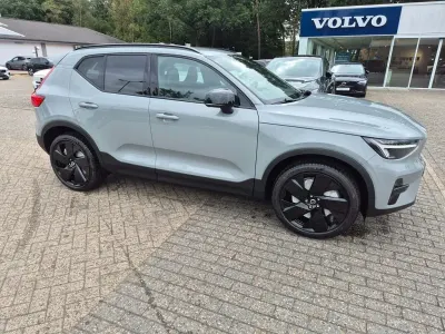 Neu Volvo EX40 Plus 185 kW (252 PS) 2026 Grau SUV