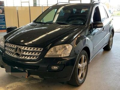 Schwarz Gebraucht 2007 Mercedes ML420 SUV | 5.399 €