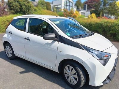 Usata Toyota Aygo 72 CV (52 kW) 2019 Bianco Utilitaria