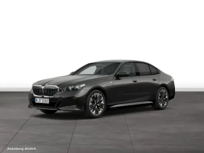 Gebraucht BMW 550e 489 PS (359 kW) 2025 Grau Limousine