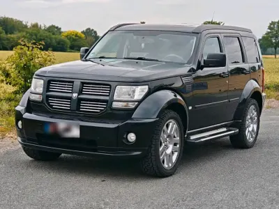 Gebraucht Dodge Nitro 260 PS (191 kW) 2011 Schwarz SUV