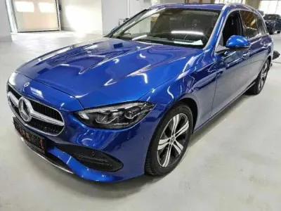 Gebraucht Mercedes C200 Avantgarde 186 PS (136 kW) 2023 Blau Kombi