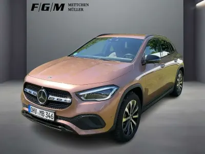 Gebraucht Mercedes GLA200 Progressive 163 PS (119 kW) 2023 Roségold SUV