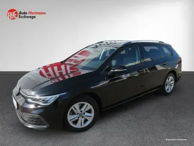 Gebraucht VW Golf VIII Life 150 PS (110 kW) 2023 Deep black perleffek (metallic) Kombi