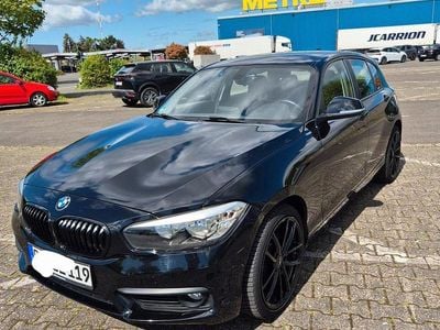 Gebraucht BMW 118 Sport Line 136 PS (100 kW) 2015 Schwarz Kleinwagen