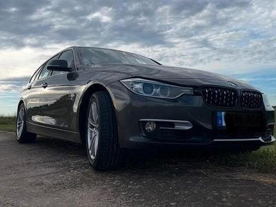 Gebraucht BMW 320 Sport Line 189 PS (139 kW) 2014 Braun Kombi