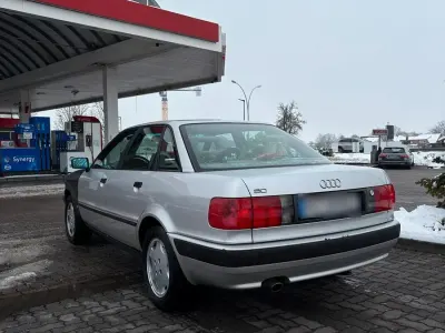 Gebraucht Audi 80 79 PS (58 kW) 1992 Silber Limousine