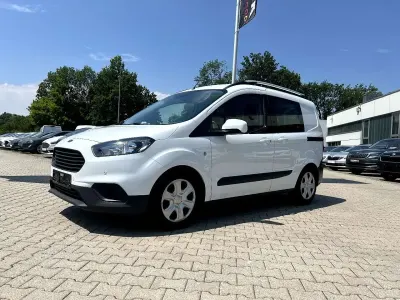 Gebraucht Ford Courier Trend 101 PS (74 kW) 2020 Frost weiss Van / Kleinbus