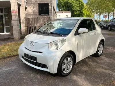 Gebraucht Toyota iQ Basis 68 PS (50 kW) 2009 Weiß Kleinwagen