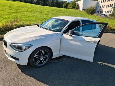 gebraucht BMW 116 i - Benzin - 112.000km - weiß - Xenon - bremsen neu- weiß