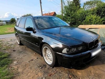 Second-hand BMW 528 Sport Line 193 CP (141 kW) 2001 Negru Break