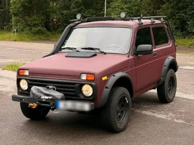 Gebraucht Lada niva 83 PS (61 kW) 2026 Braun SUV