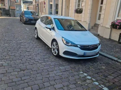 Gebraucht Opel Astra Ultimate 150 PS (110 kW) 2019 Weiß Limousine