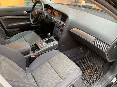 Schwarz Gebraucht 2005 Audi A6 Kombi | 2.111 € (Etwas zu teuer)