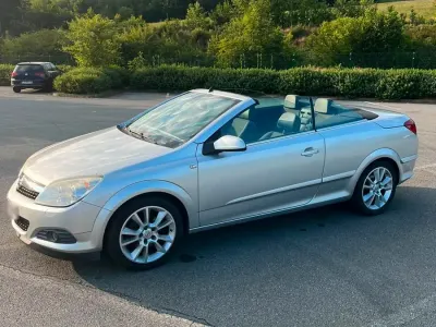 Gebraucht Opel Astra 140 PS (102 kW) 2008 Silber Cabrio