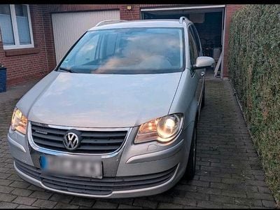 Silber Gebraucht 2009 VW Touran United Van / Kleinbus | 3.800 € (Fairer Preis)